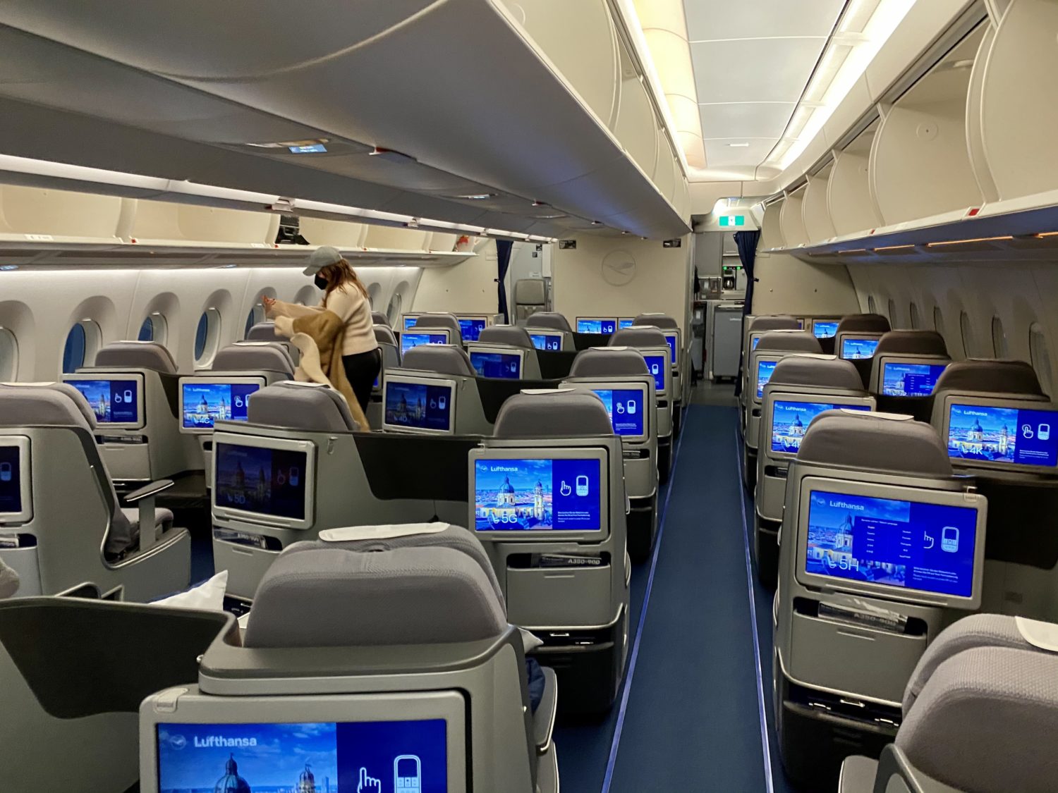 business class cabin seats on lufthansa