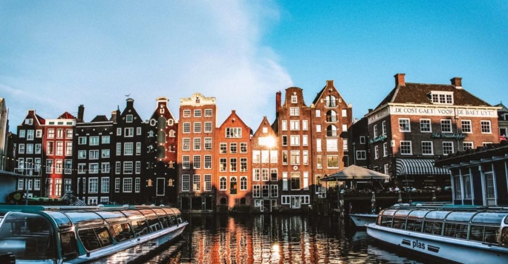 fly business class to europe for 88k points roundtrip