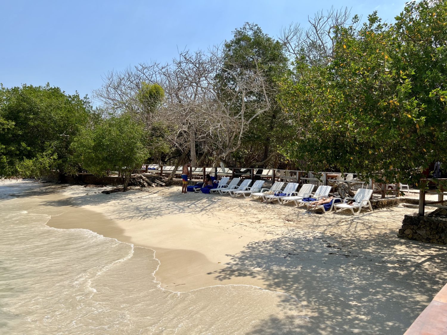 hotel las islas baru beach