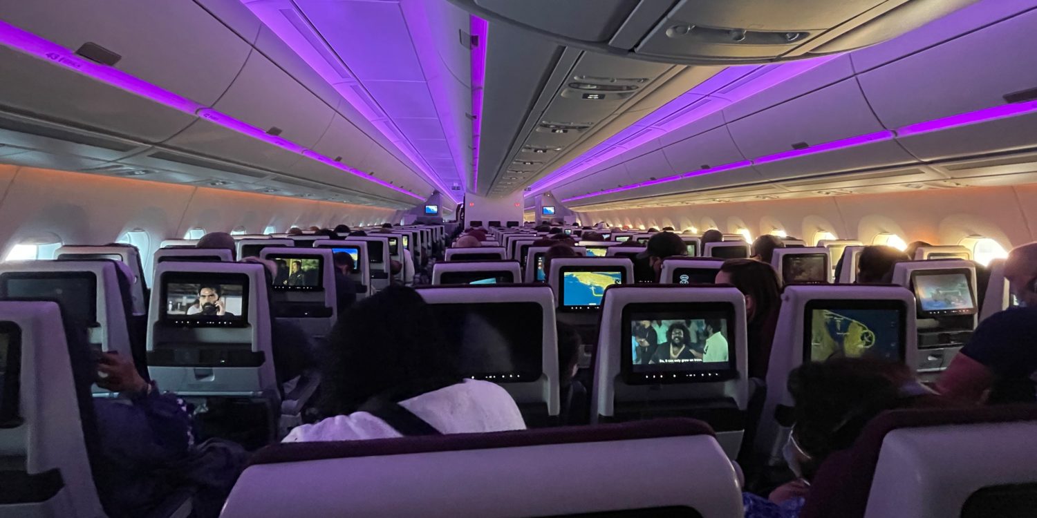 qatar airways economy review