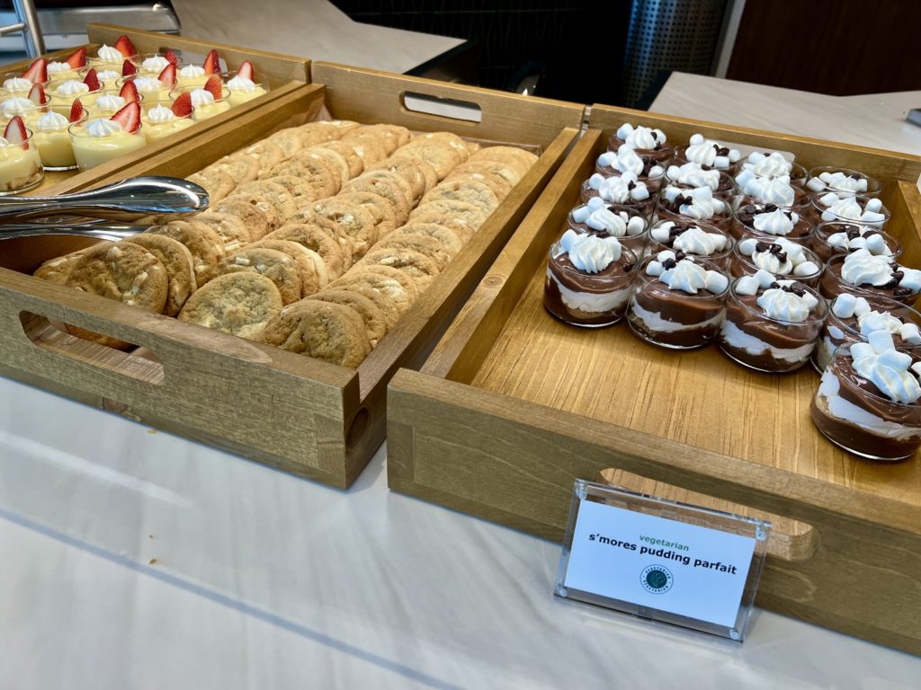 delta sky club los Angeles dessert