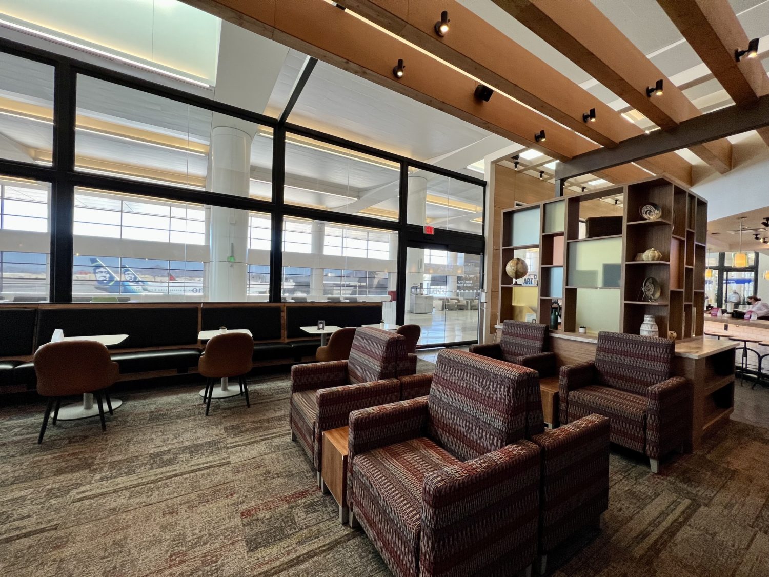 escape lounge phoenix terminal 3