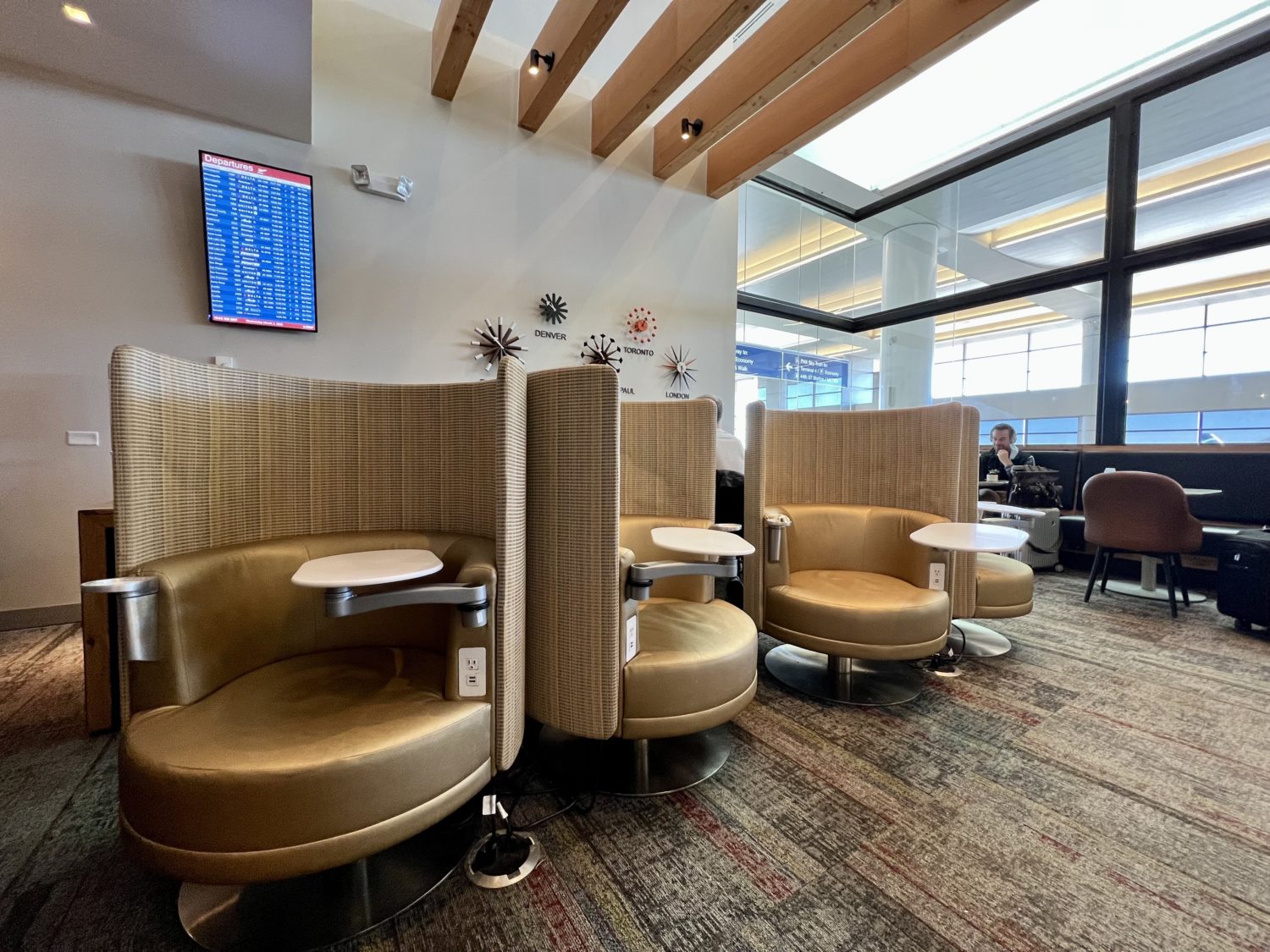 escape lounge phoenix terminal 3 seating