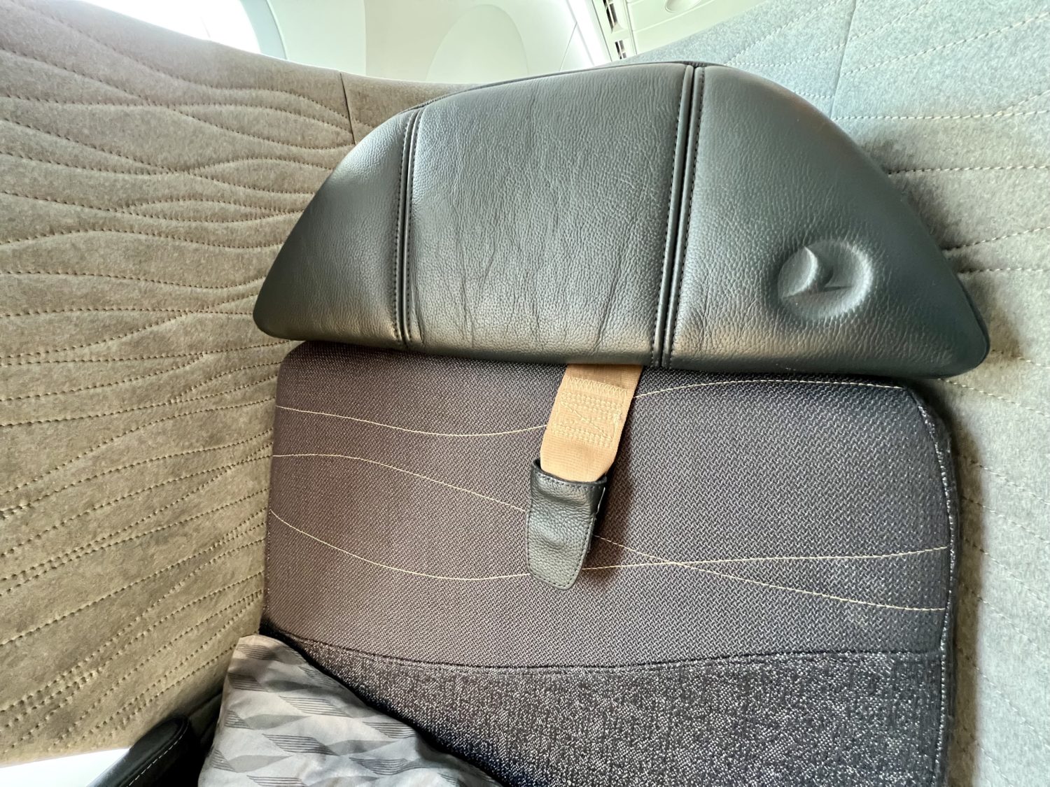 turkish airlines business class headrest