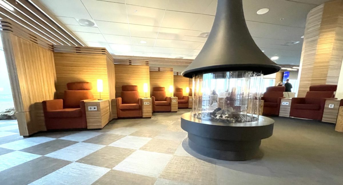 Why You Should Visit the Faroe Islands (& How to Get There!) 16 Icelandair Saga Lounge