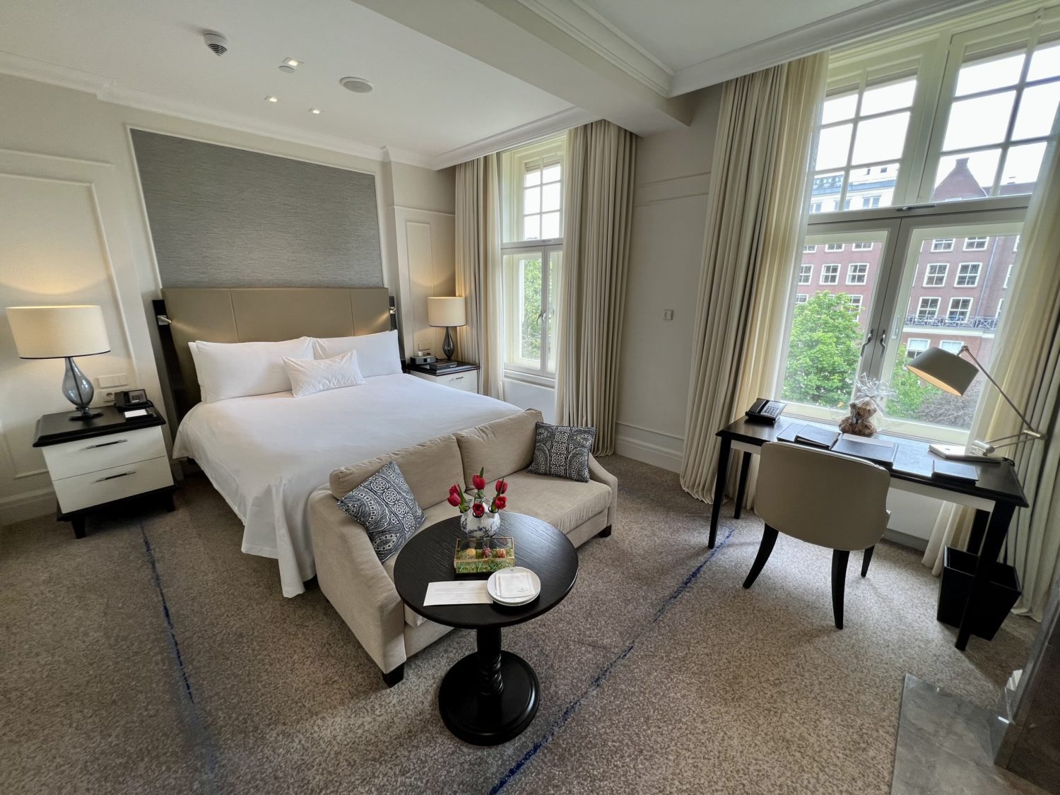 Waldorf Asotira Amsterdam room