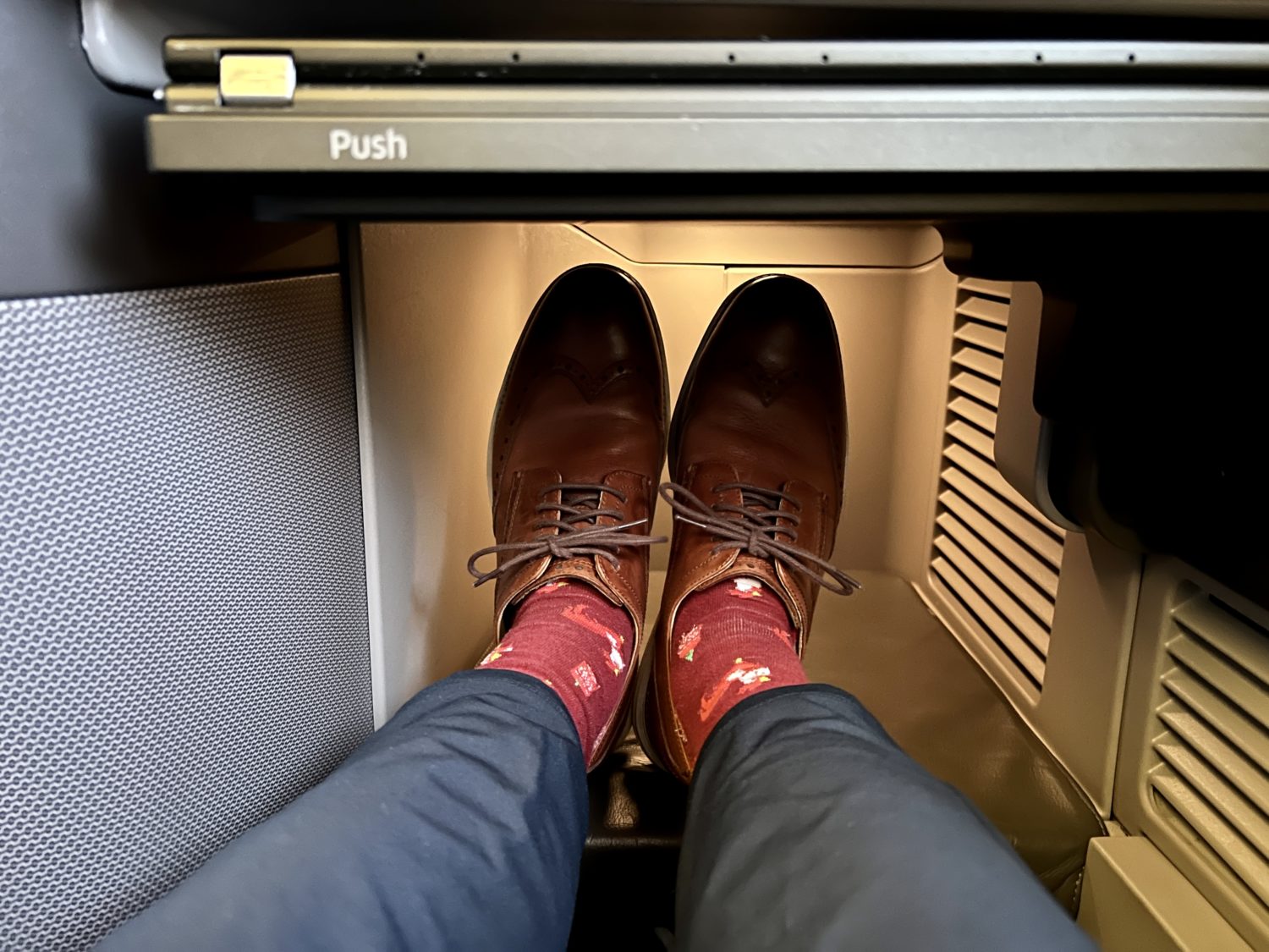 footwell for united polaris business class seats