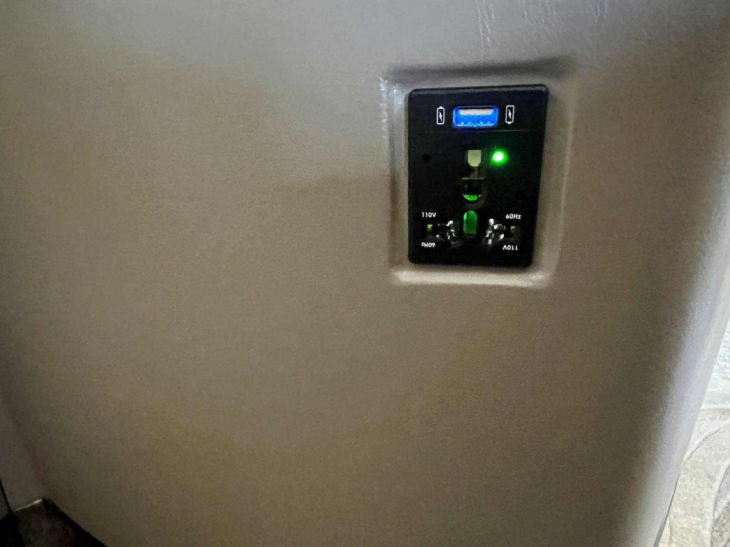 Singapore Airlines second charger