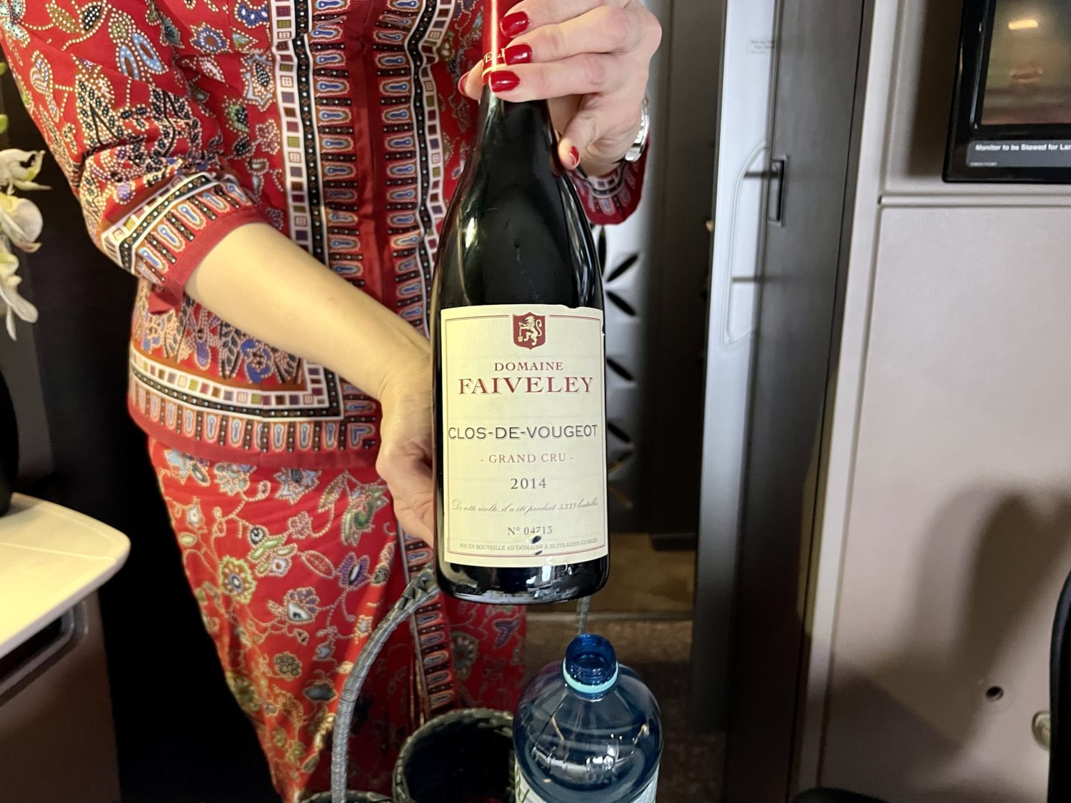 Singapore Airlines first class Wine