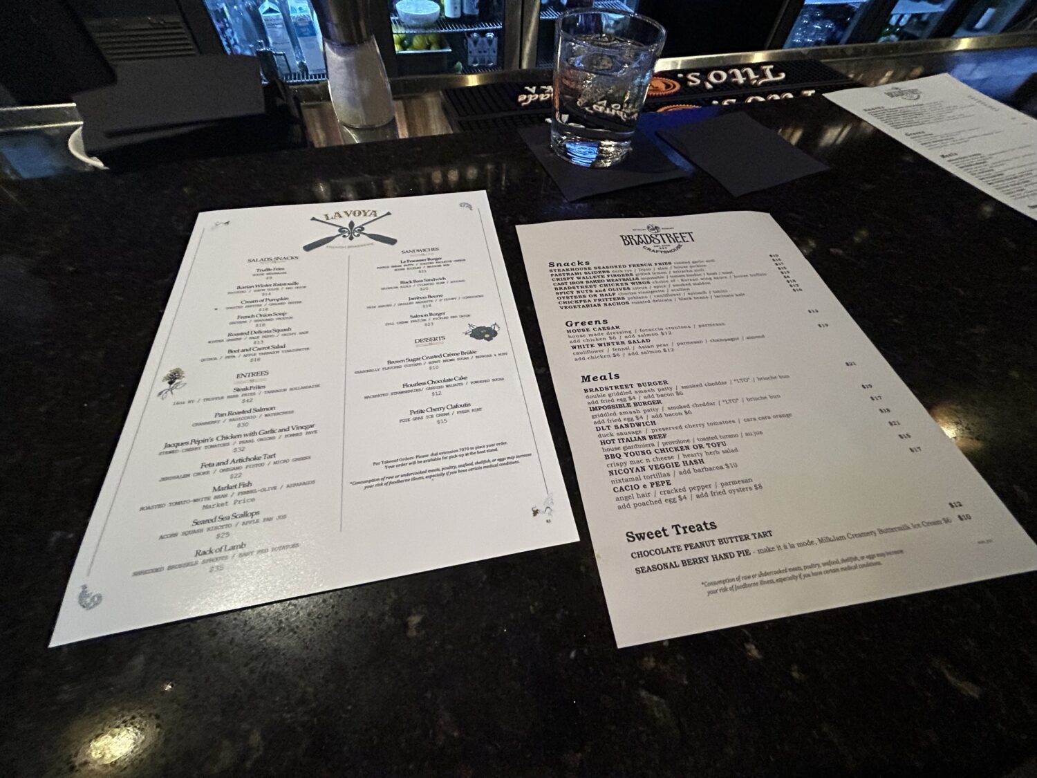 Menus La Voya and Bradstreet 