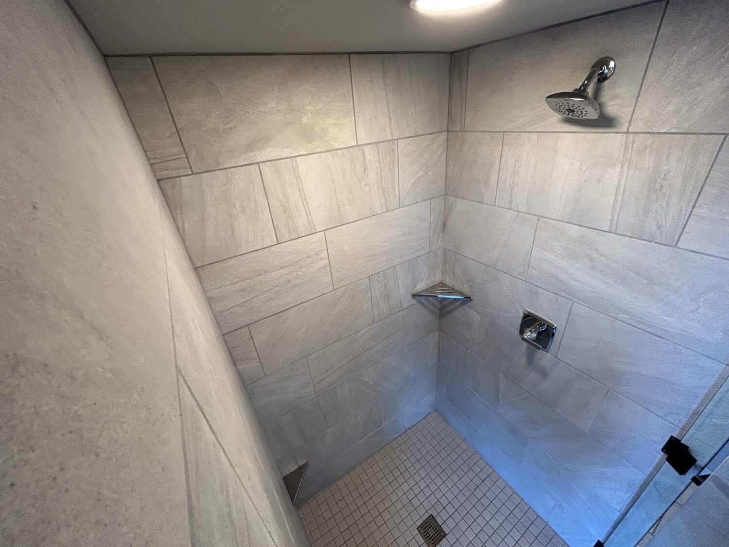 Shower Intercontinental MSP