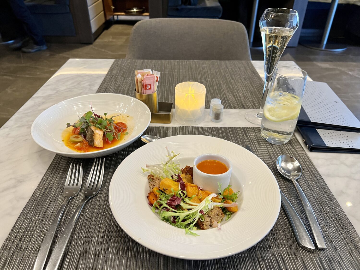 meal at united polaris lounge in chicago