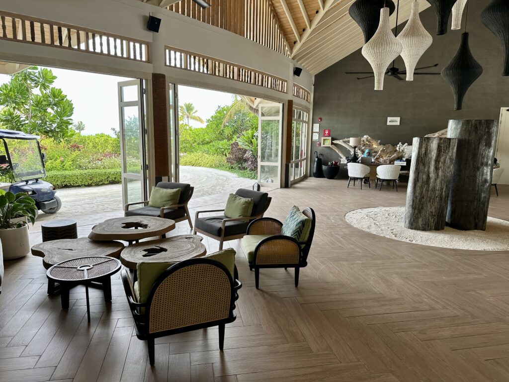 le meridien maldives lobby