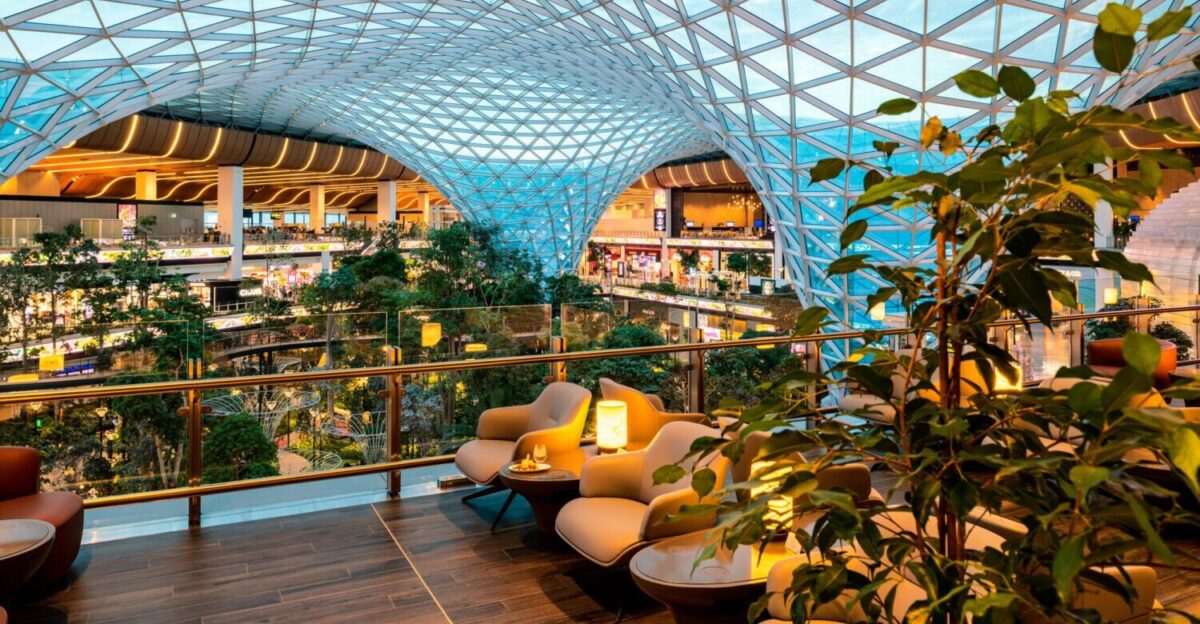 qatar airways al mourjan the garden lounge