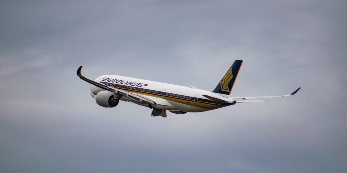 singapore airlines airplane