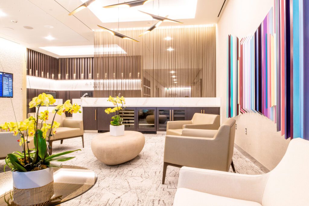 lax delta one lounge space