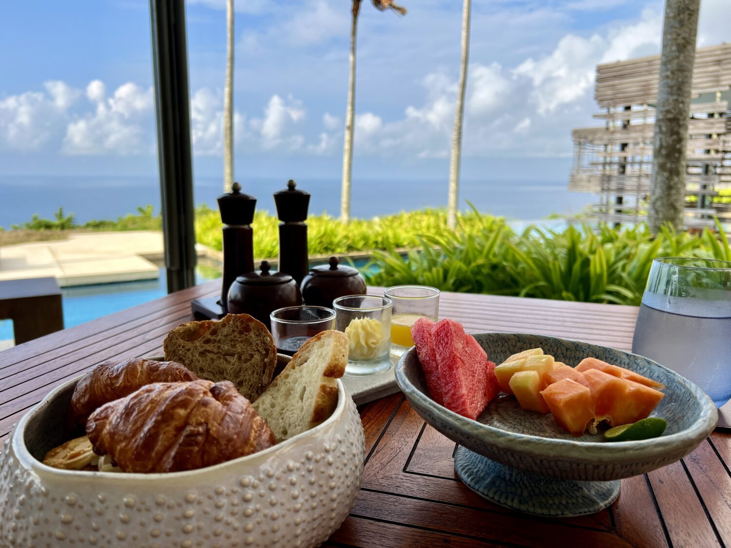 alila villas uluwatu breakfast
