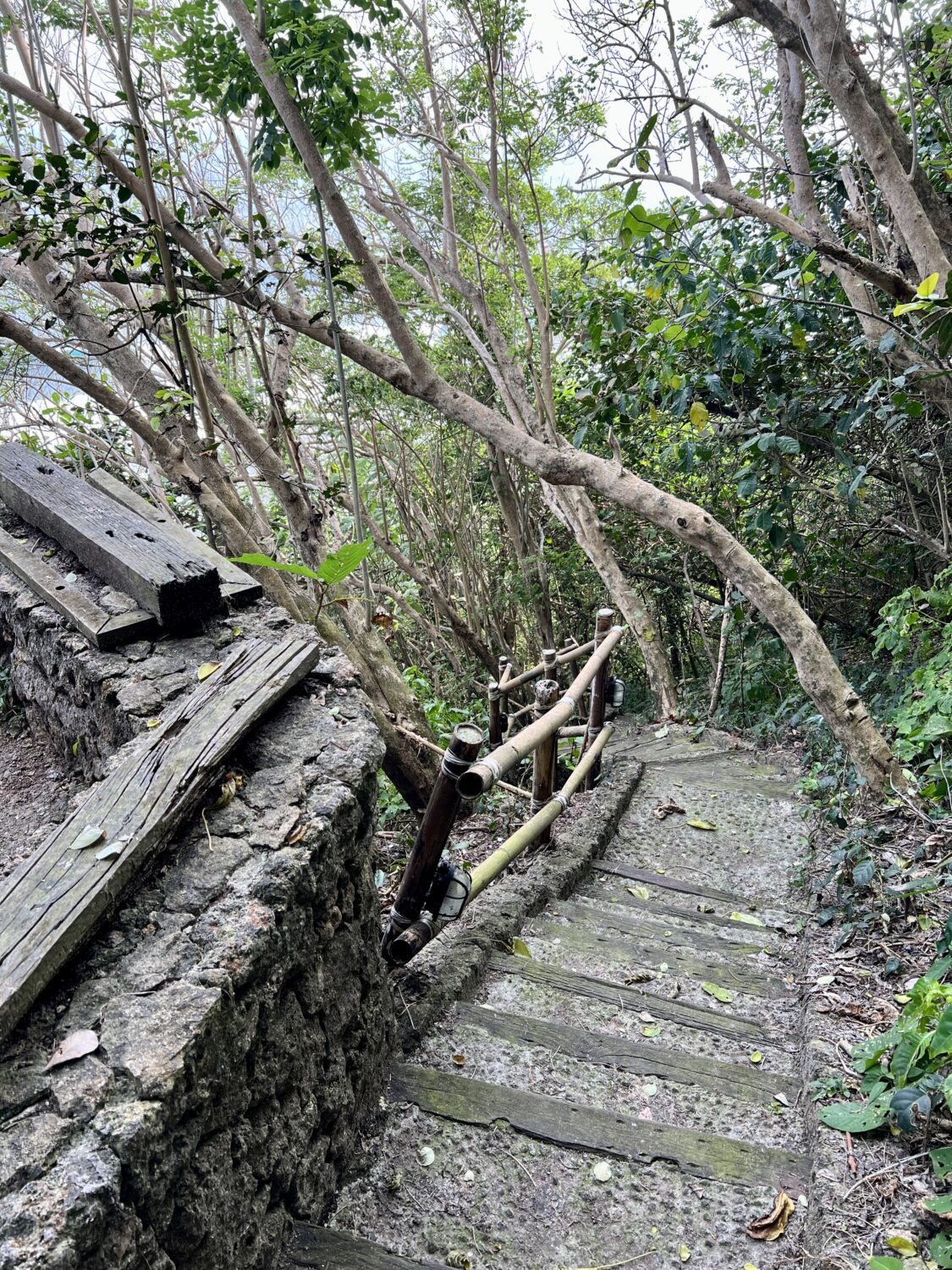 alila villas uluwatu hike