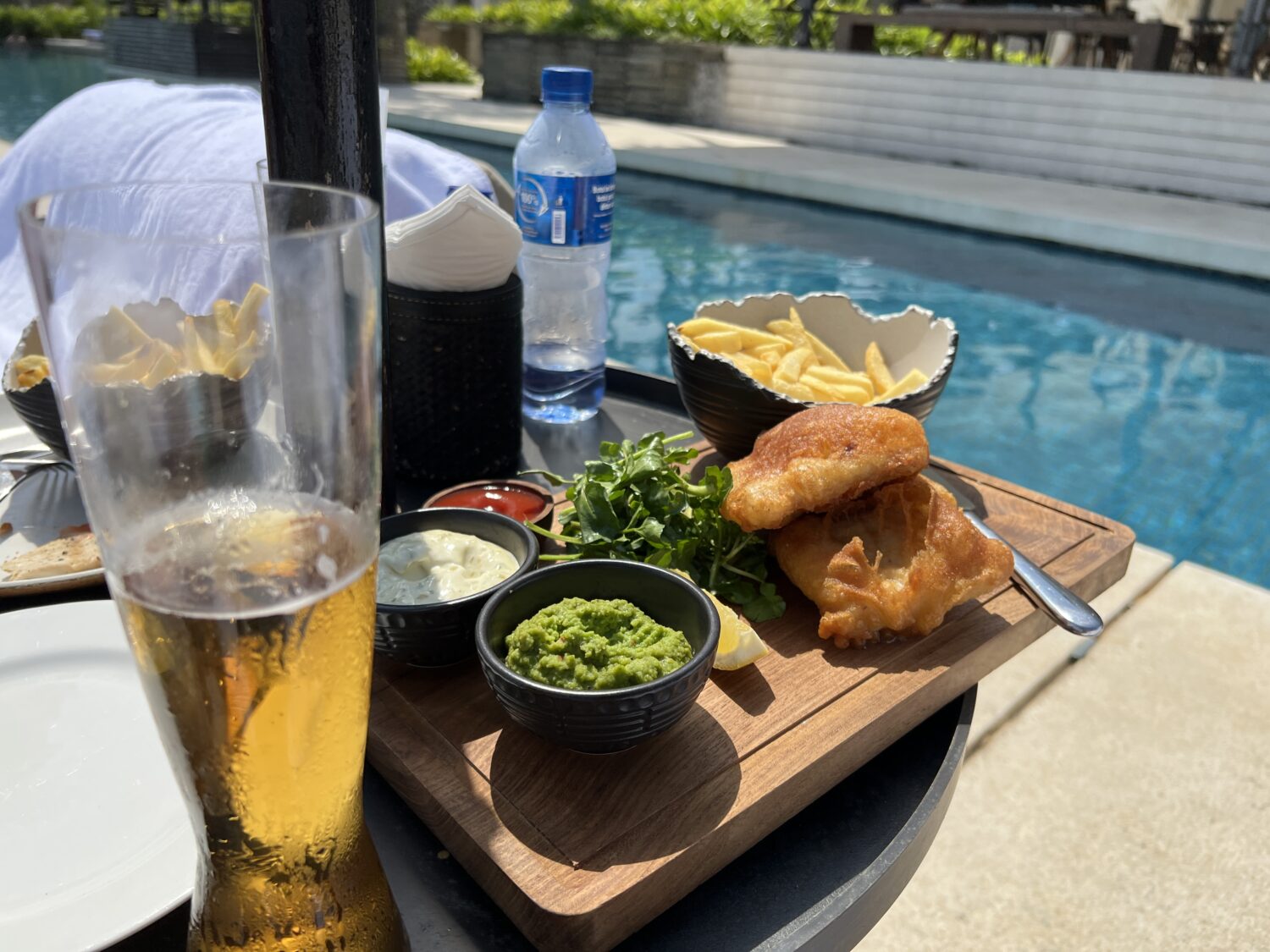 alila villas uluwatu pool food