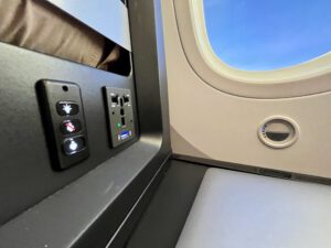 power and usb sockets on a plane 