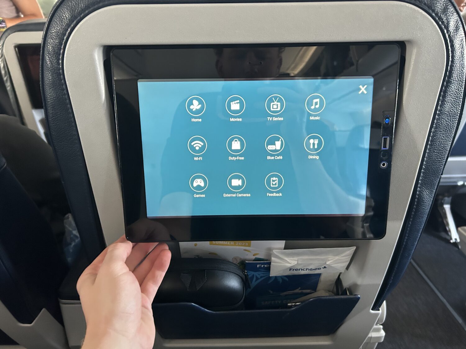 French Bee Premium seatback screen