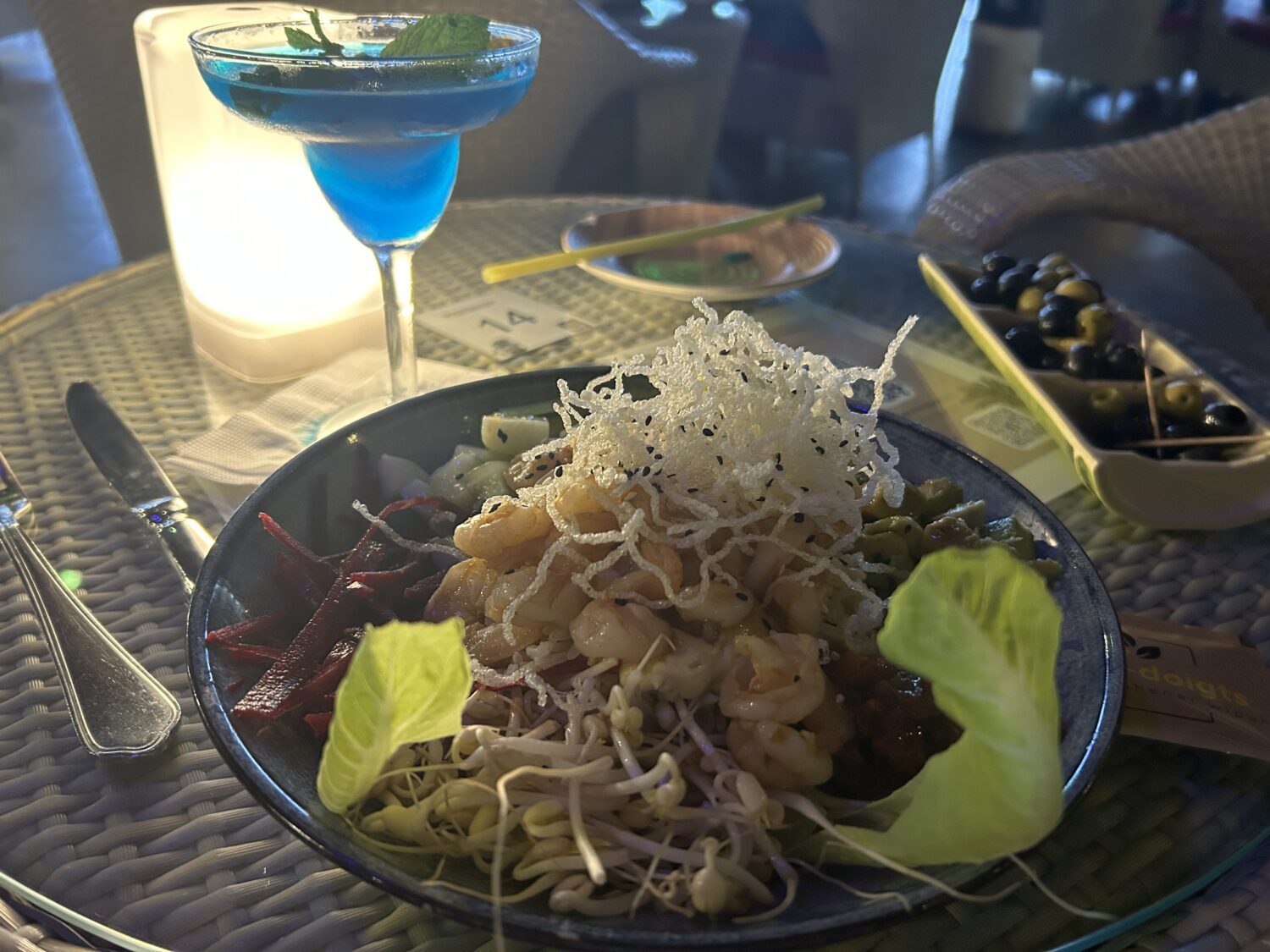 Tiki Bar poke bowl
