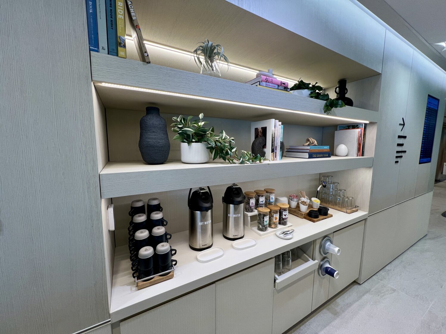 capital one lounge denver decor