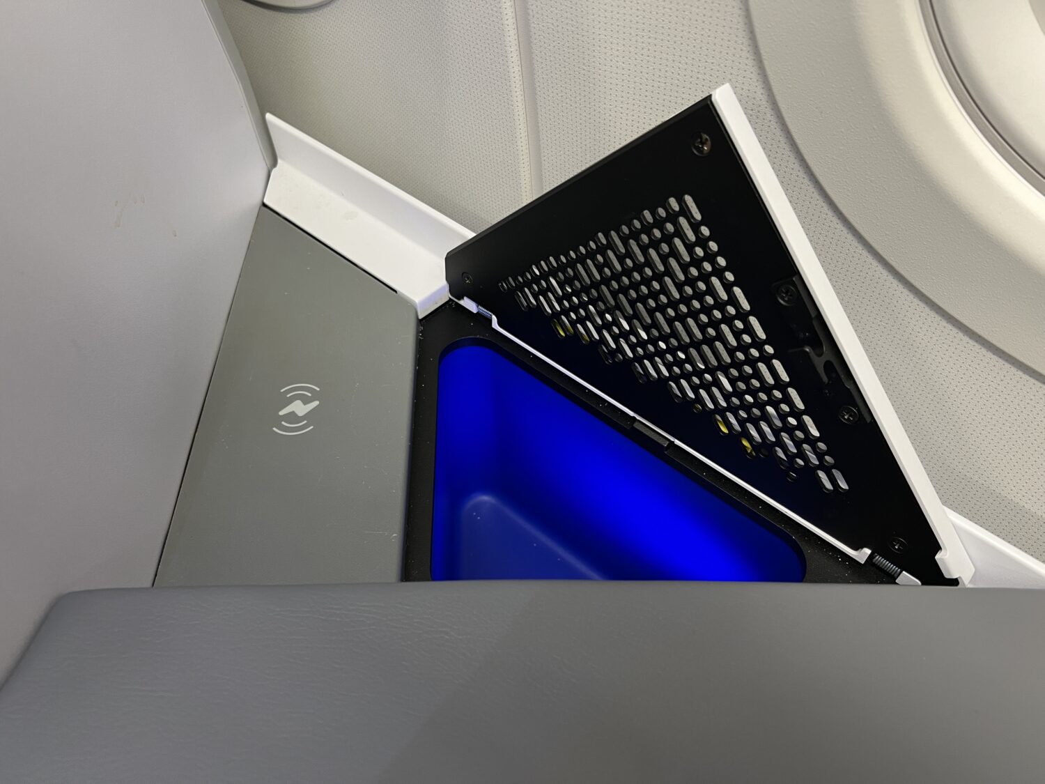 jetblue mint charging