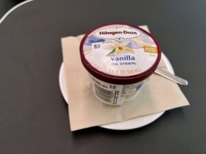 dessert flying qantas business class