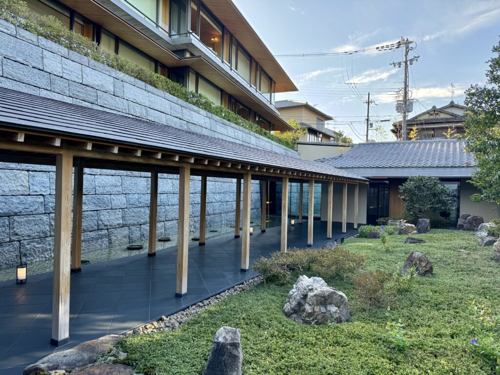 park hyatt kyoto main walkway