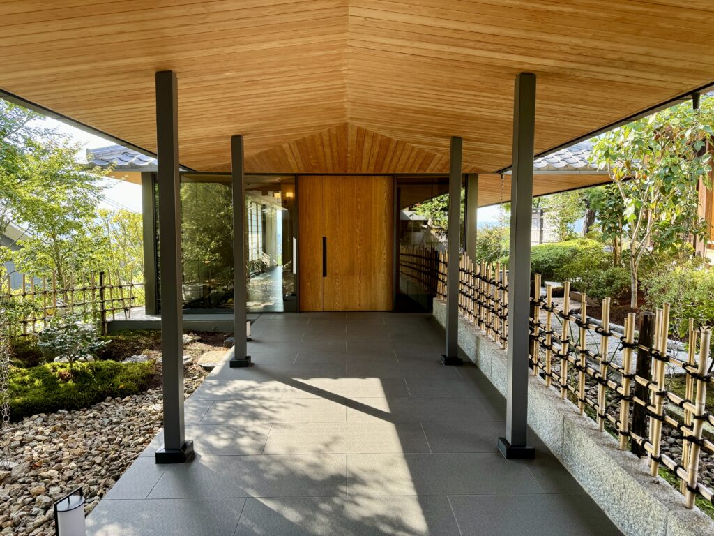 park hyatt kyoto walkway