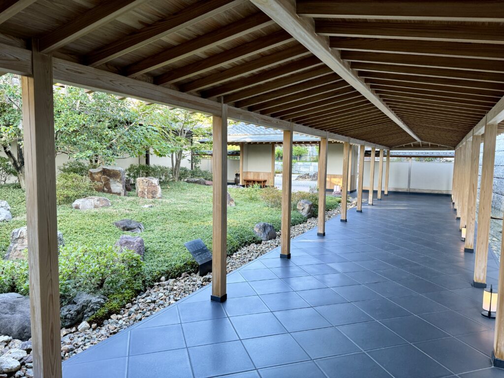 park hyatt kyoto walkway