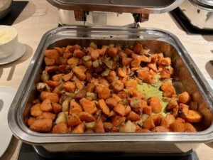 potatoes qantas lounge lax