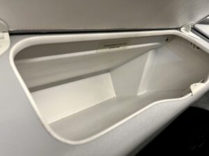 Qantas A380 window storage