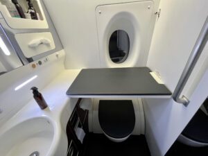 qantas larger bathroom first class