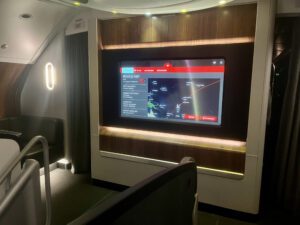 qantas onboard lounge moving map