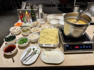 ramen bar qantas lounge lax