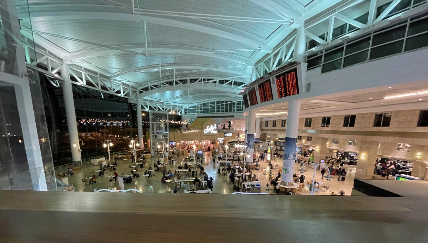 Amex Lounge SEA central terminal view