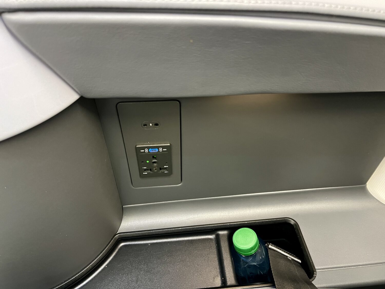 jetblue mint suite storage