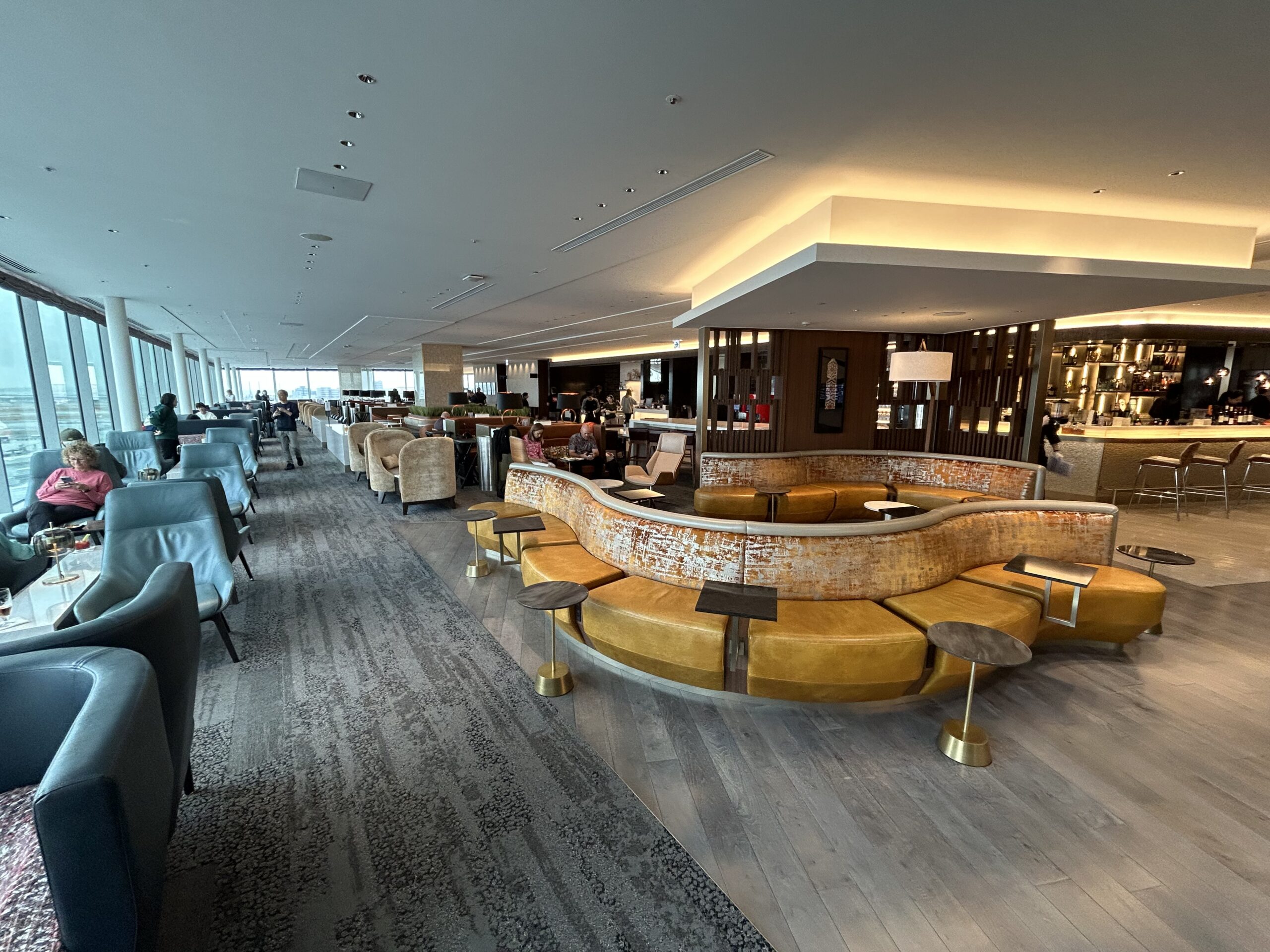 Review: Come Hungry to the Delta Sky Club Tokyo-Haneda (HND) 34 SkyClub HND