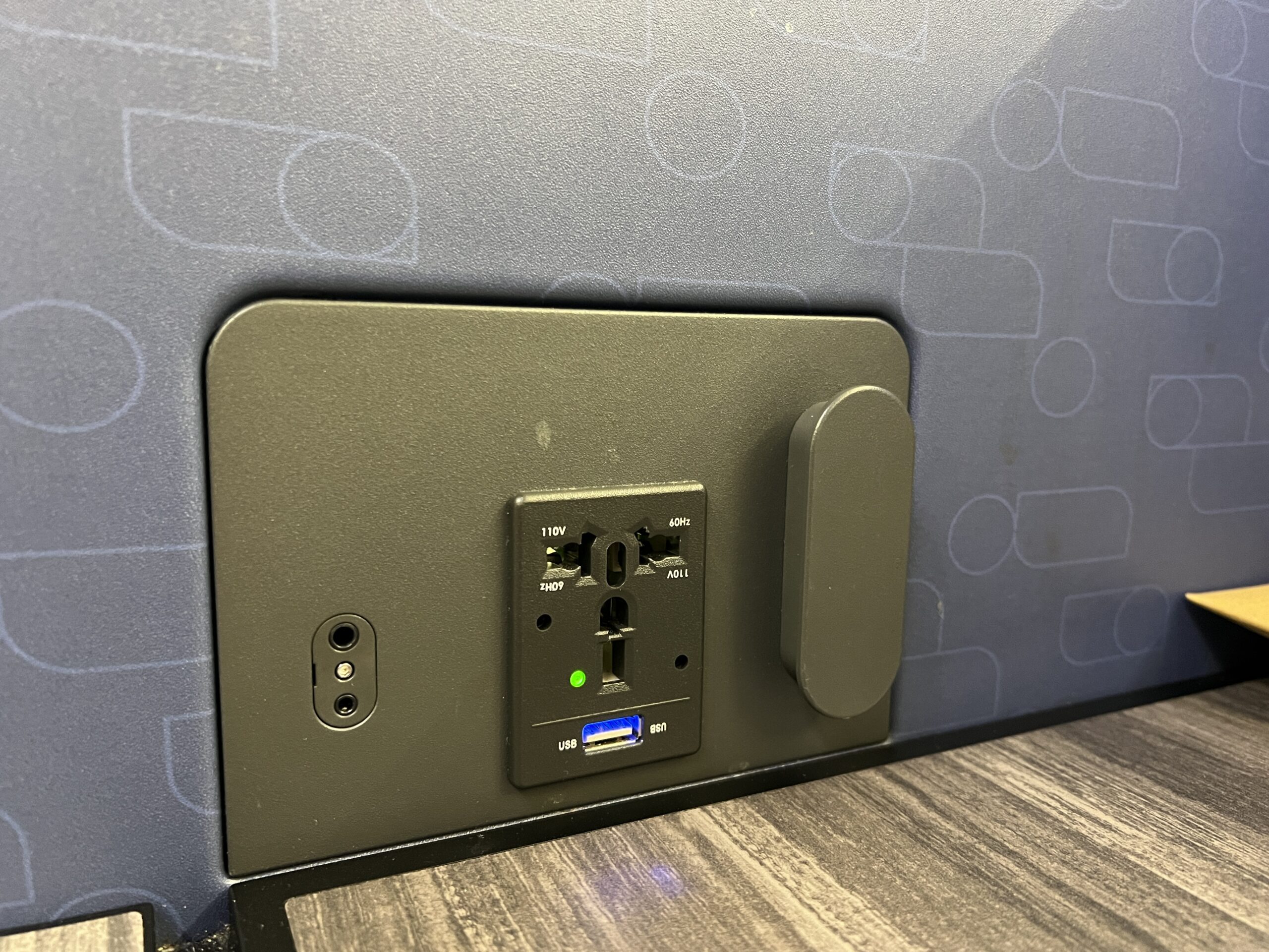 jetblue mint suite cords
