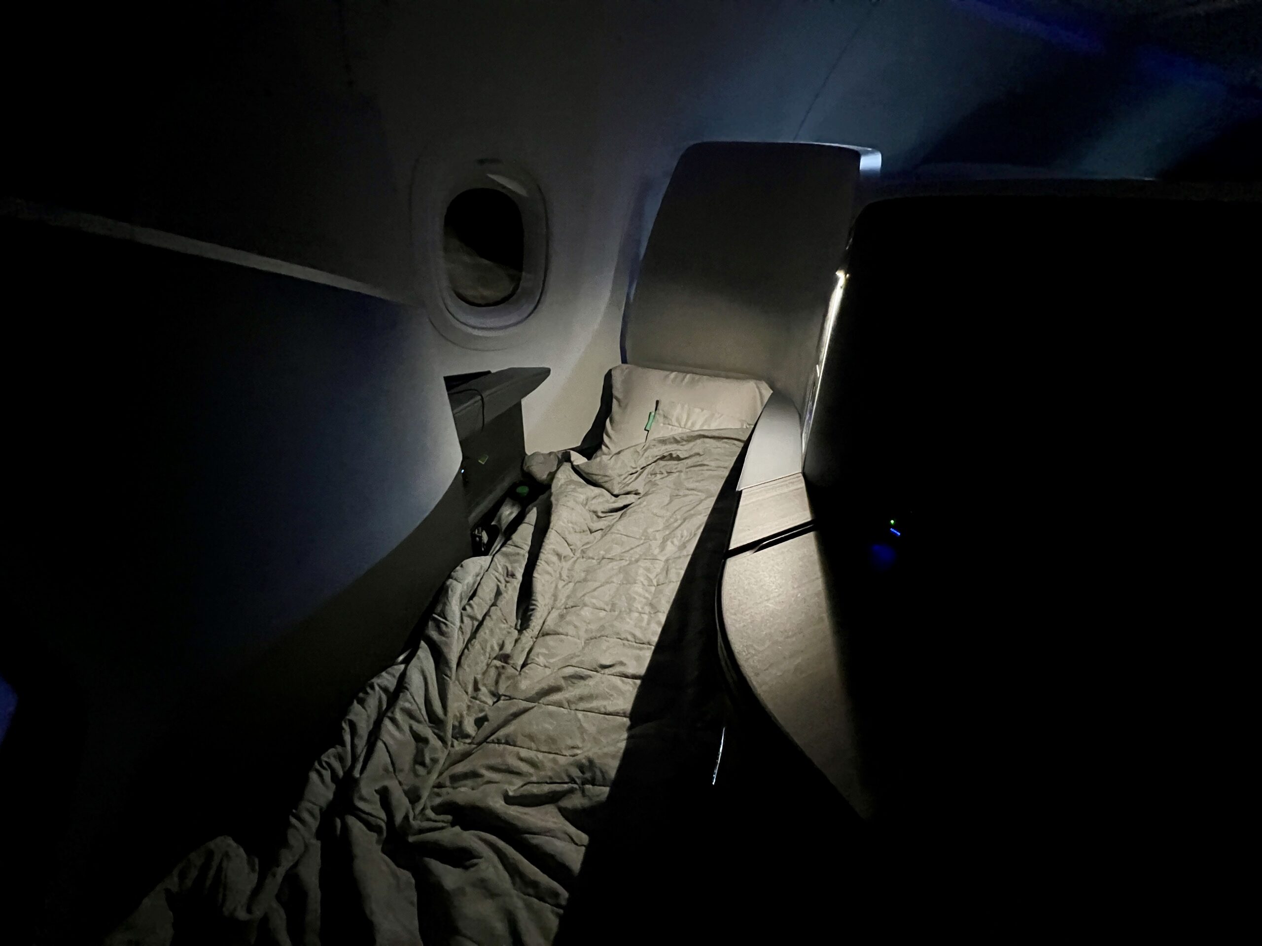 jetblue mint suite bed