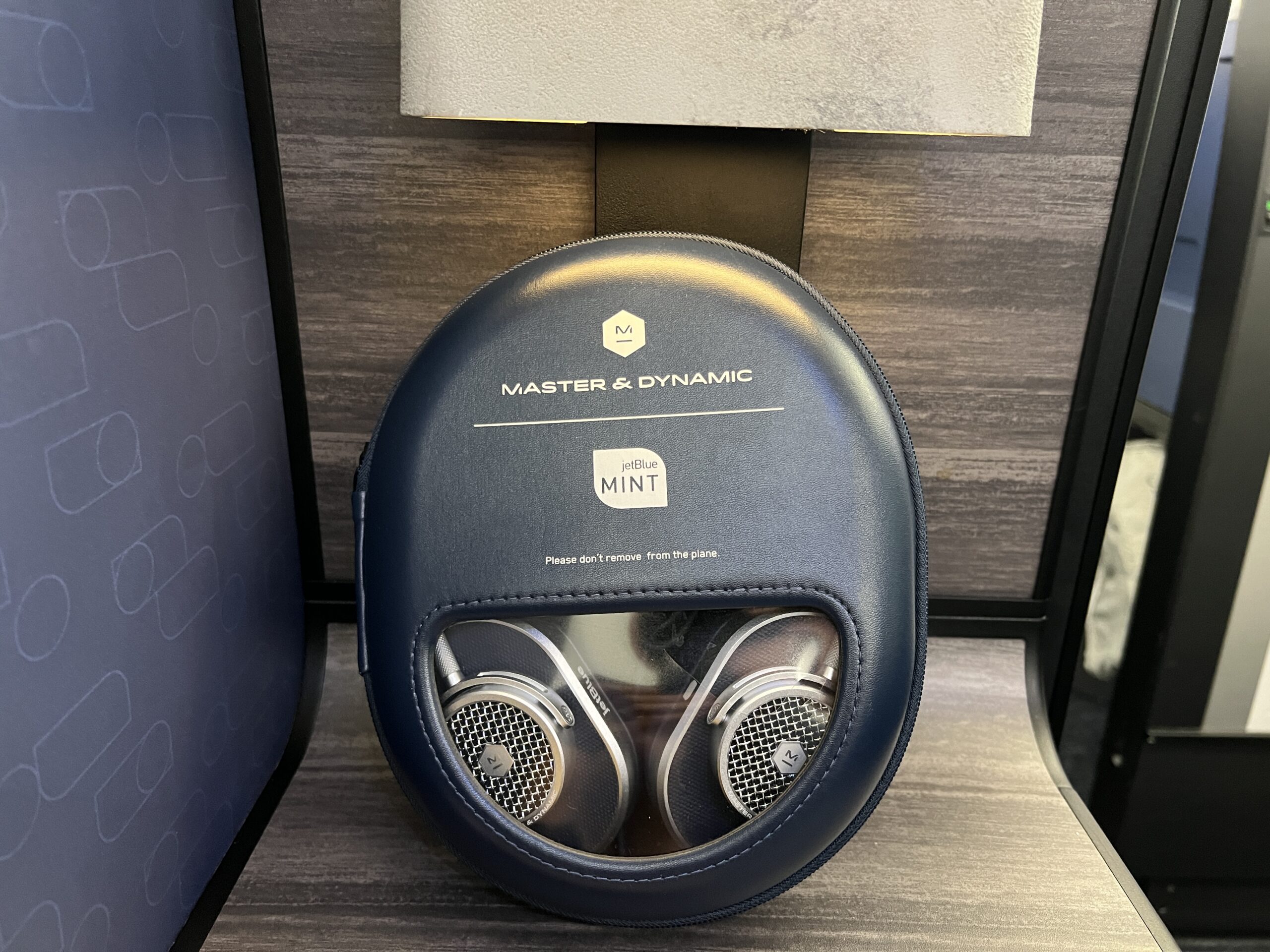 jetblue mint headphones