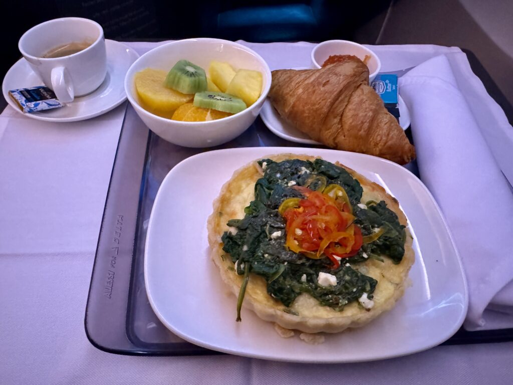 delta 767-400ER breakfast