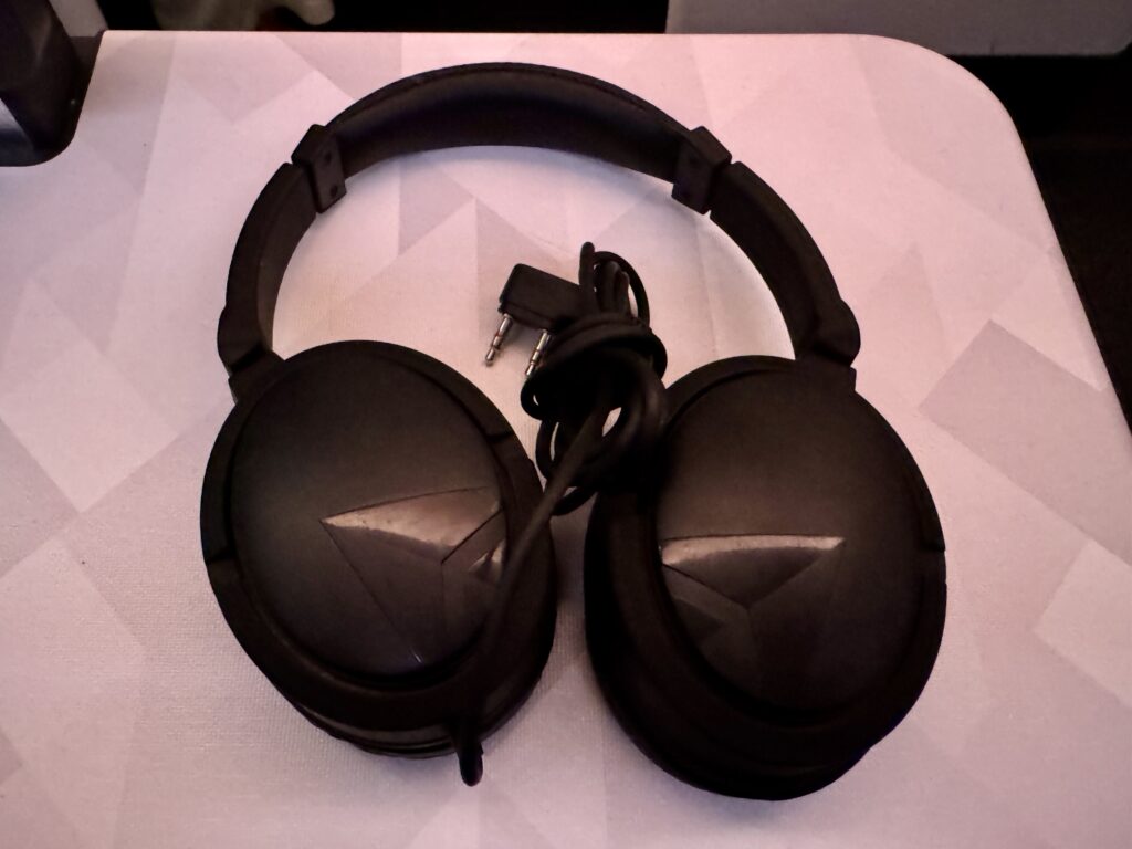 delta 767-400ER headset