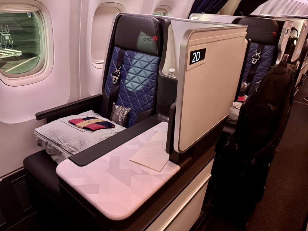 delta 767-400ER seat 2D