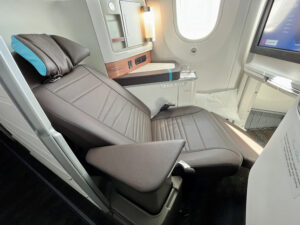 arm rest hawaiian airlines first