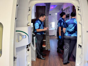 Hawaiian airlines boarding door
