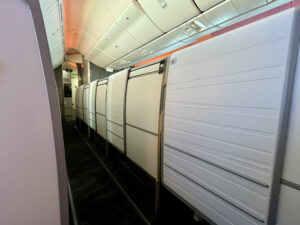hawaiian airlines first class doors closed