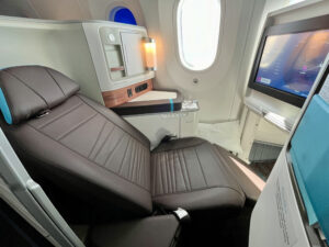 arm rest hawaiian airlines first class